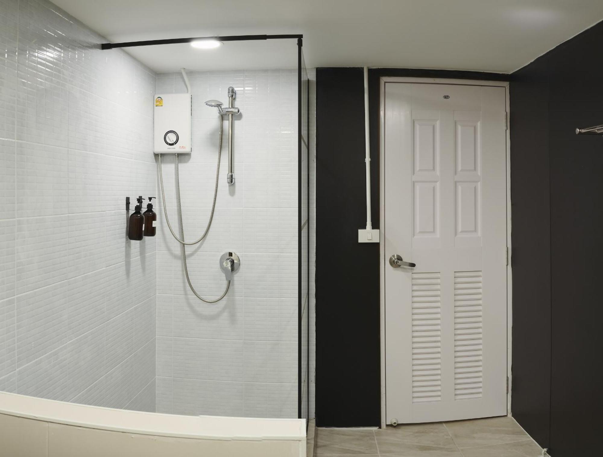 Hidden Gems In China Town, 2Br Appartement Bangkok Buitenkant foto